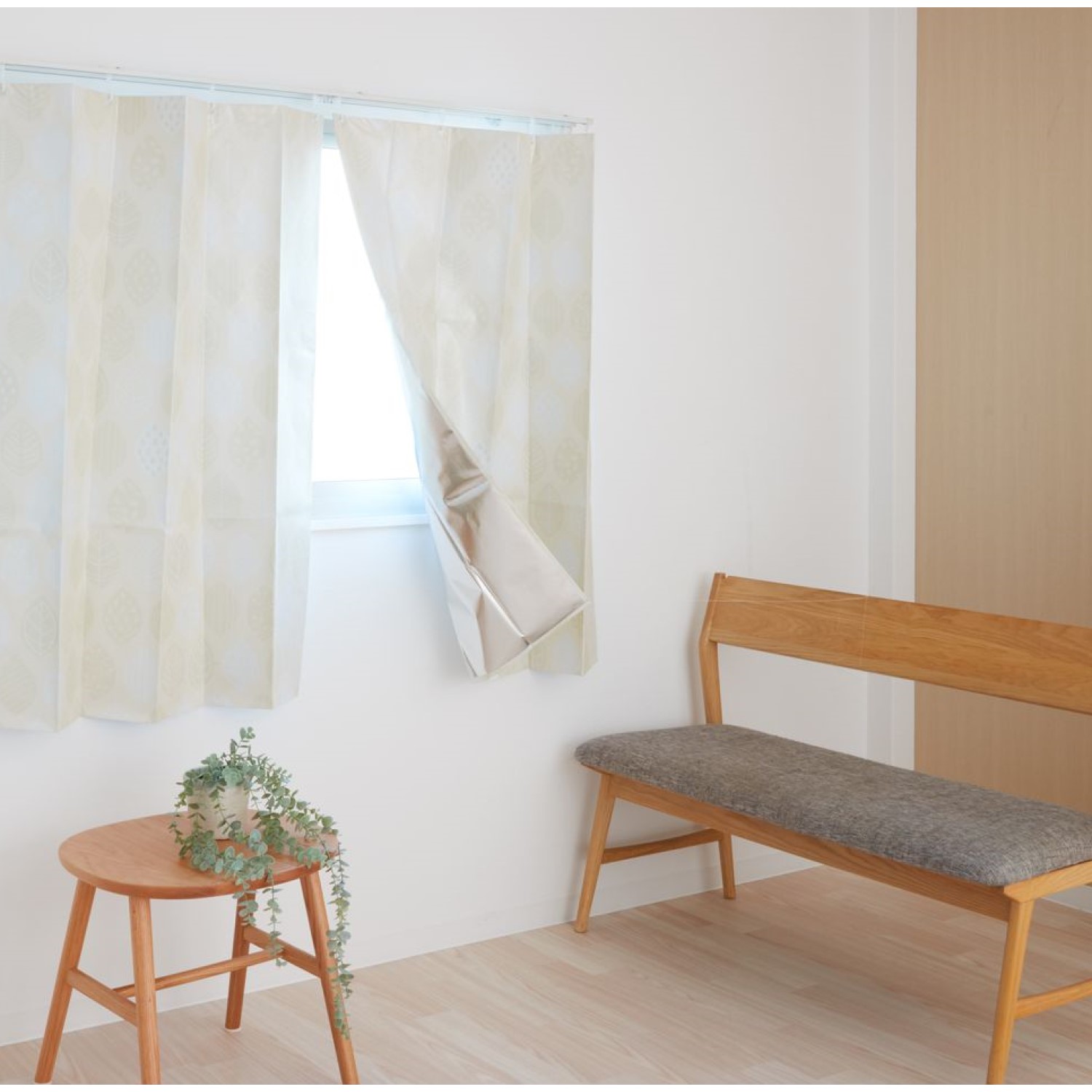 【ベルメゾン】簡単取り付け窓用 断熱・遮光スクリーン 【ベルメゾン】簡単取り付け窓用 断熱・遮光スクリーン