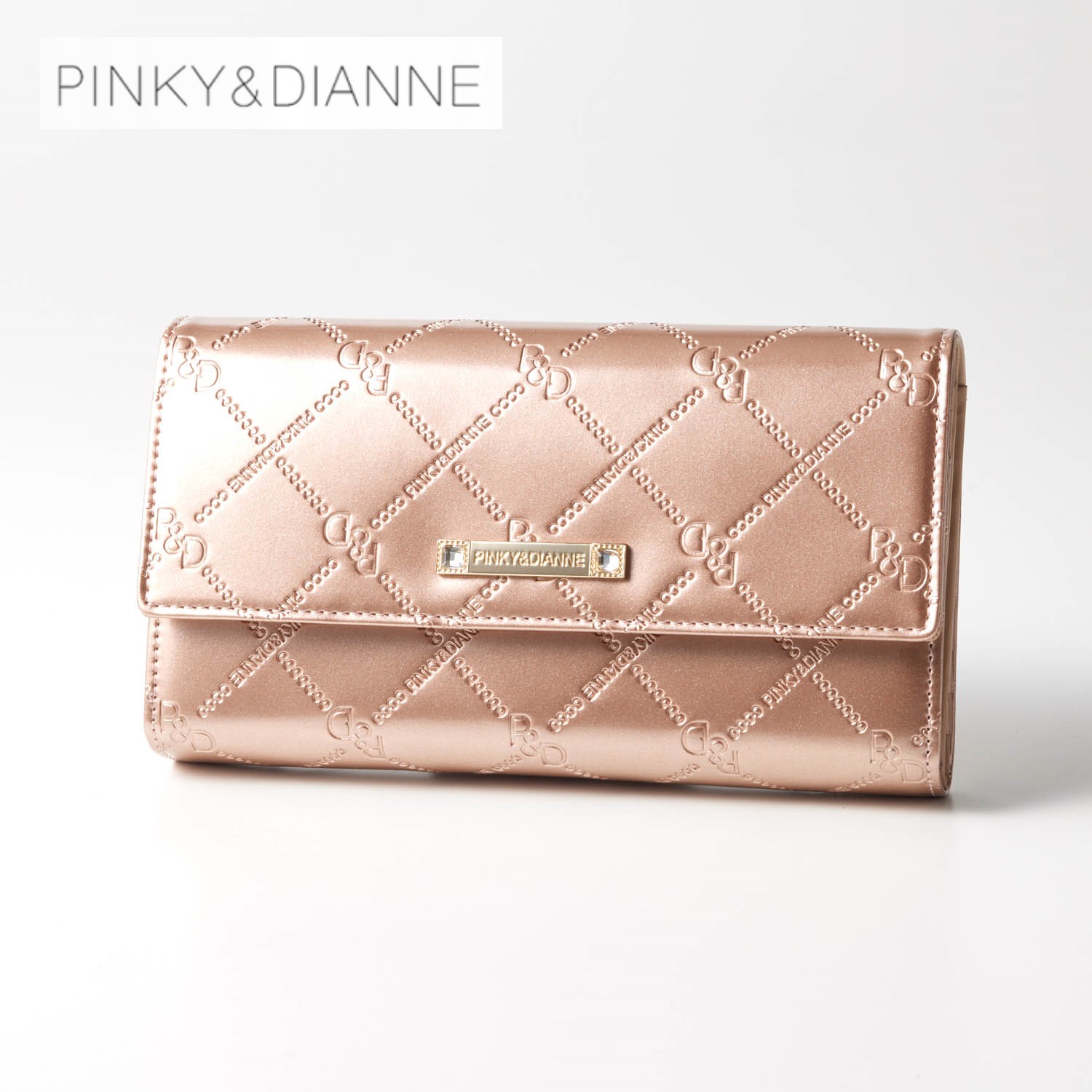 【ピンキー & ダイアン/PINKY & DIANNE】ロゴパーツ使いエナメルレザー調キルティング長財布