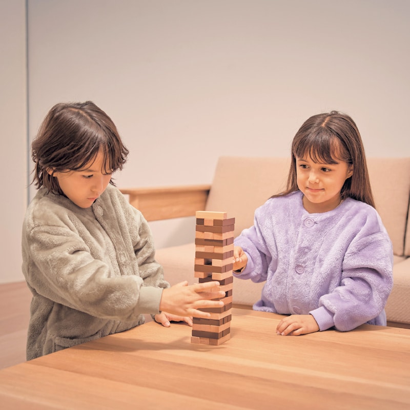 左)ベージュ／113cm・110、右)ライトラベンダー／109cm、110