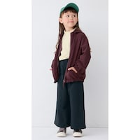 オフホワイト／モデル身長111cm・サイズ110