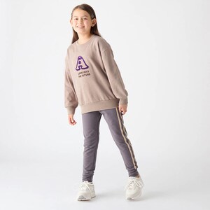 グレージュ／モデル身長130cm・130サイズ着用