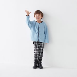 ブラックチェック／モデル身長111cm・110サイズ着用