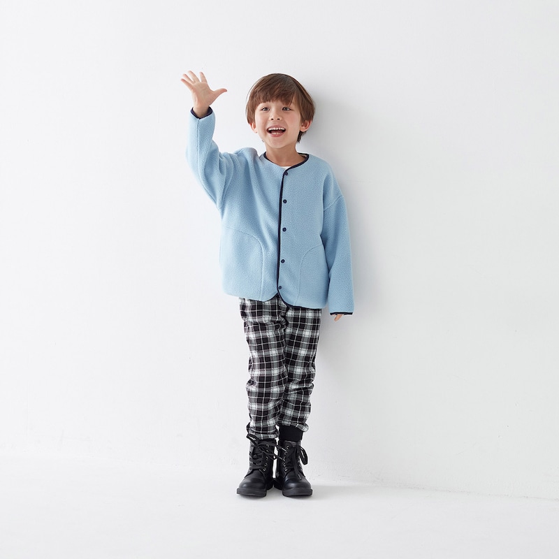 ブラックチェック／モデル身長111cm・110サイズ着用