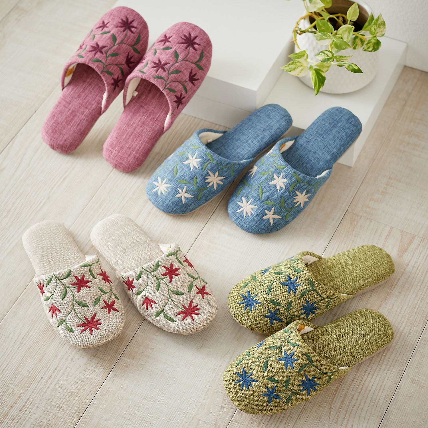 【シビラ/Sybilla】フラワーデザインが華やかなスリッパ 【シビラ/Sybilla】フラワーデザインが華やかなスリッパ