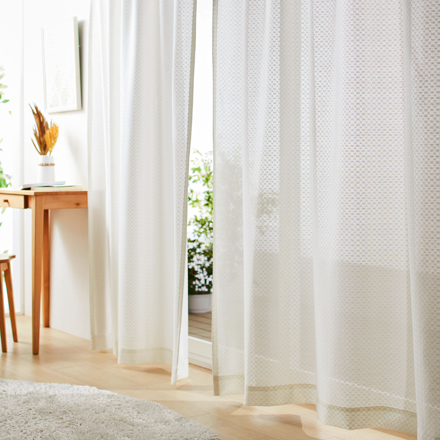 【ベルメゾン】【99サイズ】 綿混のざっくり生地がナチュラルなUVカットレースカーテン 【ベルメゾン】【99サイズ】 綿混のざっくり生地がナチュラルなUVカットレースカーテン