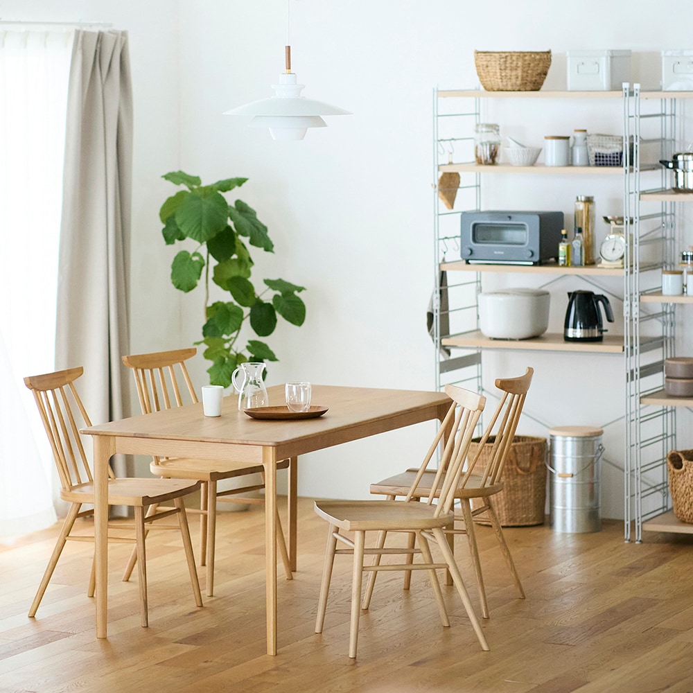 ベルメゾン 細身のシルエットが美しいオーク材のダイニングテーブル　幅135cm 細身のシルエットが美しいオーク材のダイニングテーブル