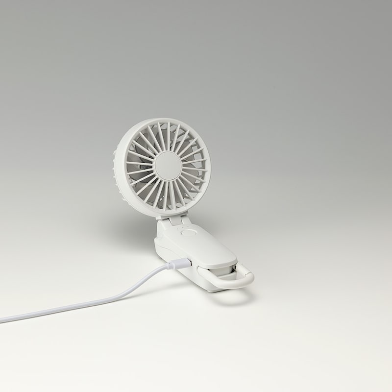 充電用USBコード付属