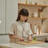 キッチンで
