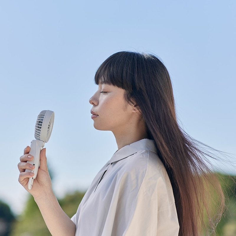手持ちでどこでも大風量の風を感じられます
