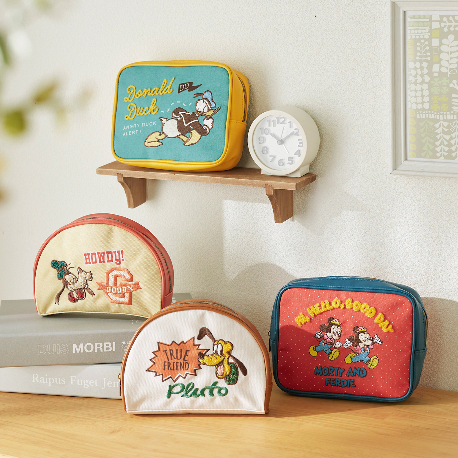 【ディズニー/Disney】サガラ刺繍のポーチ(選べるキャラクター)