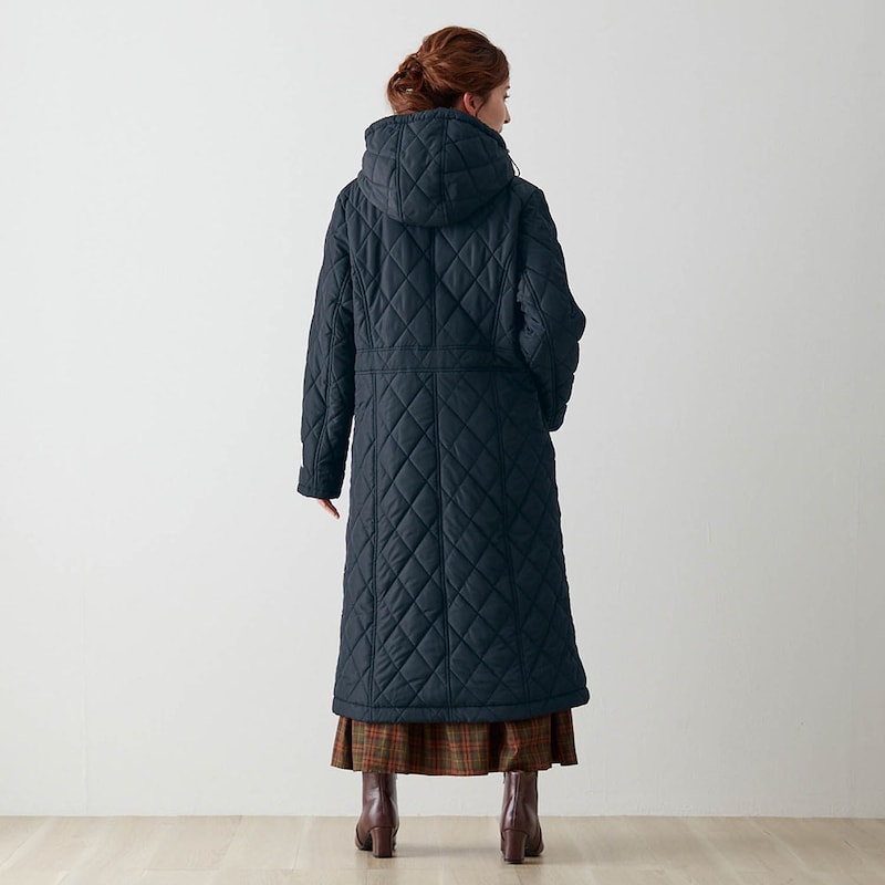モデル身長168cm／M ※写真は撮影用のため、ウエスト上＋1㎝、ウエスト下＋6㎝になります