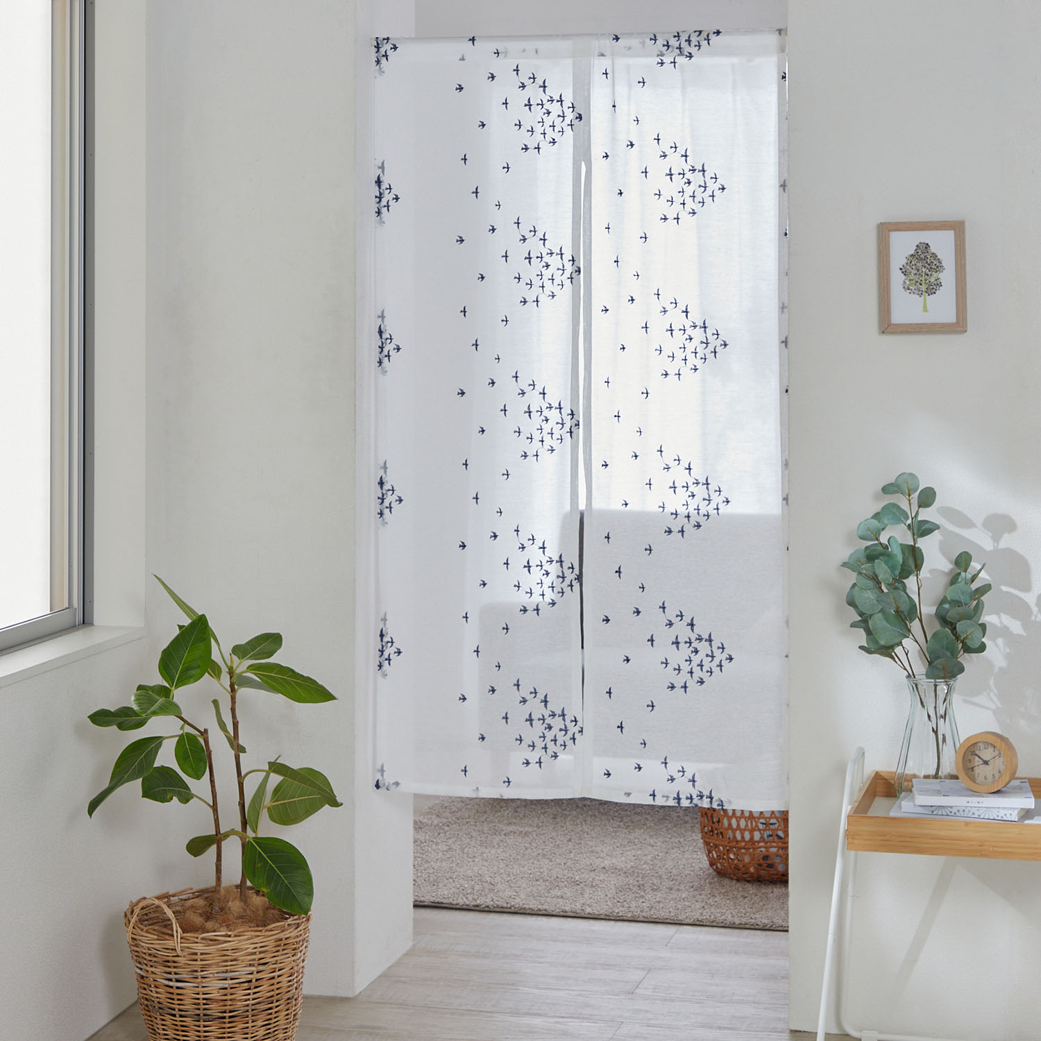 【ベルメゾン】鳥モチーフ刺繍ののれん 【ベルメゾン】鳥モチーフ刺繍ののれん