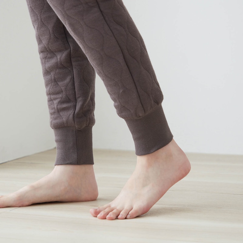 足口もリブ仕様で寝ているときのずり上がり防止にも