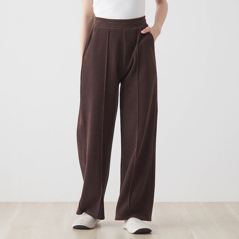 ダークブラウン