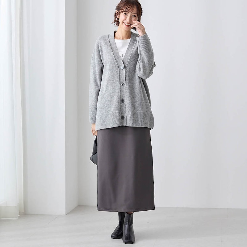 モデル身長169cm／M ※写真は撮影用のため総丈+4cmになります。