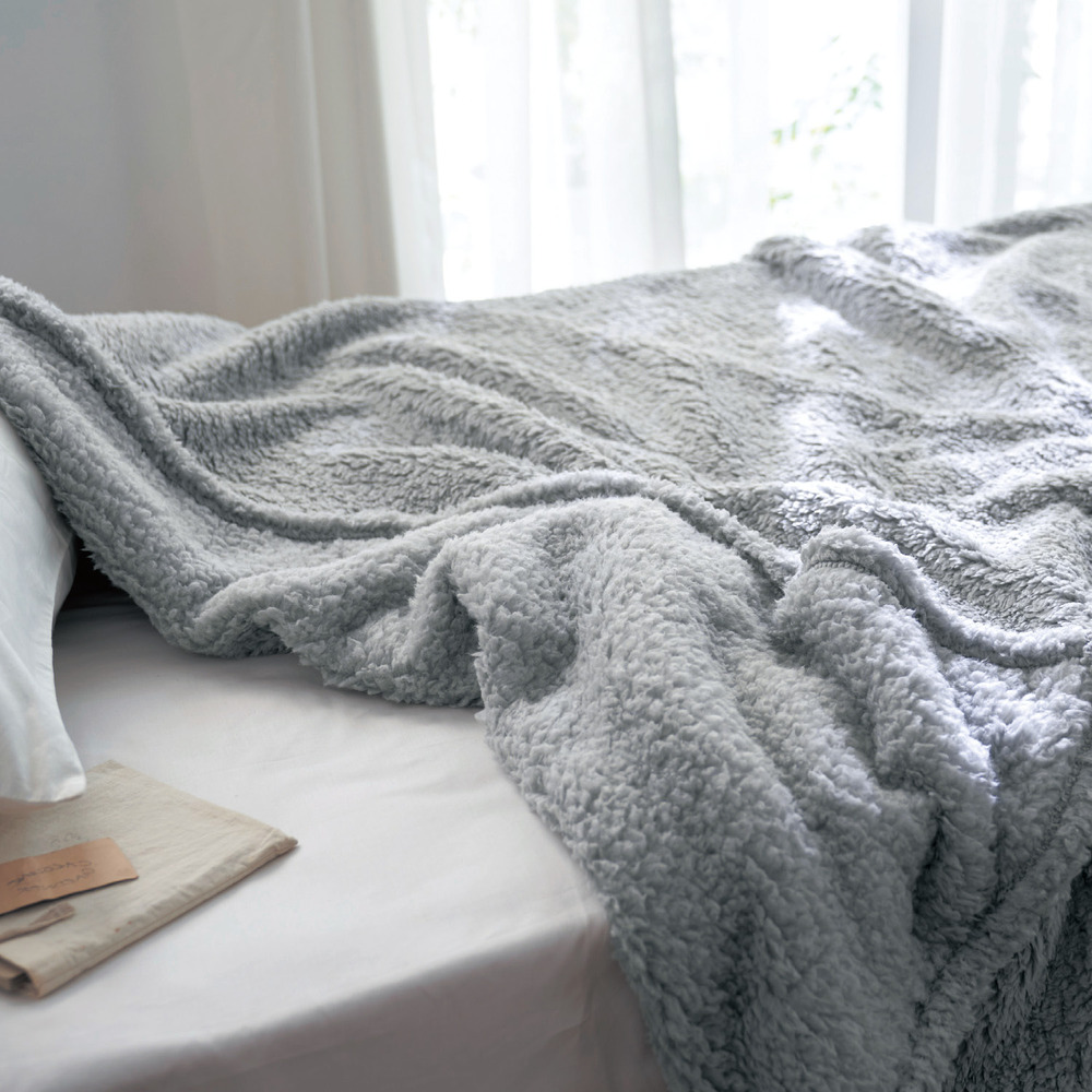 【ベルメゾン】うもれたくなるボリュームたっぷり吸湿発熱モコモコ毛布 【ベルメゾン】うもれたくなるボリュームたっぷり吸湿発熱モコモコ毛布