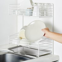 お皿をさっと出し入れしやすい形状