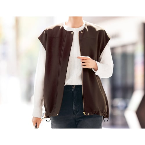 ロングシーズン活躍する着回しベスト