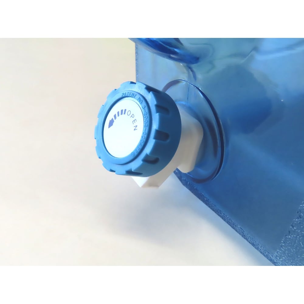 水を出せるコック付き