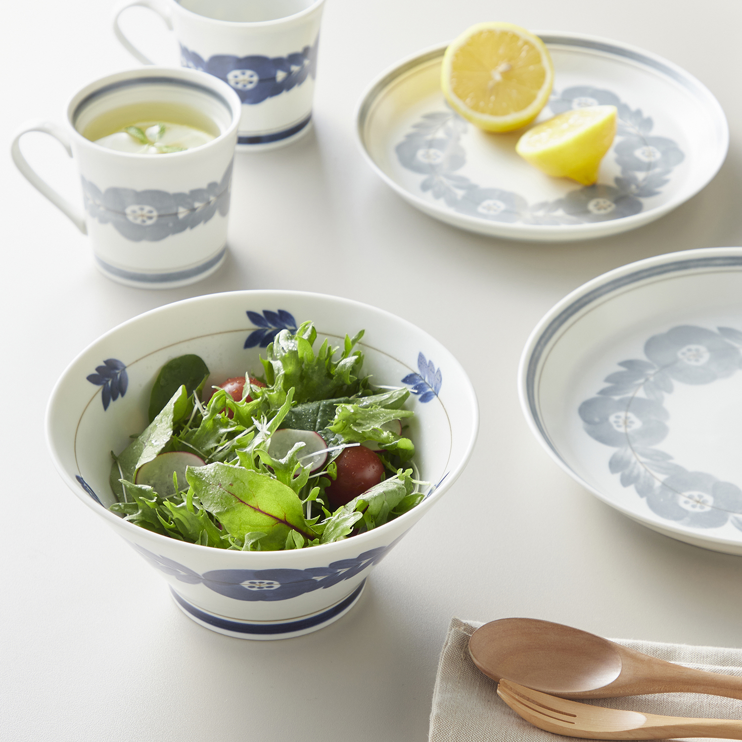 【ベルメゾン】美濃焼 手書き風の青い花の食器シリーズ「ブロッサム」 【食洗機/電子レンジ対応】 【ベルメゾン】美濃焼 手書き風の青い花の食器シリーズ「ブロッサム」 【食洗機/電子レンジ対応】