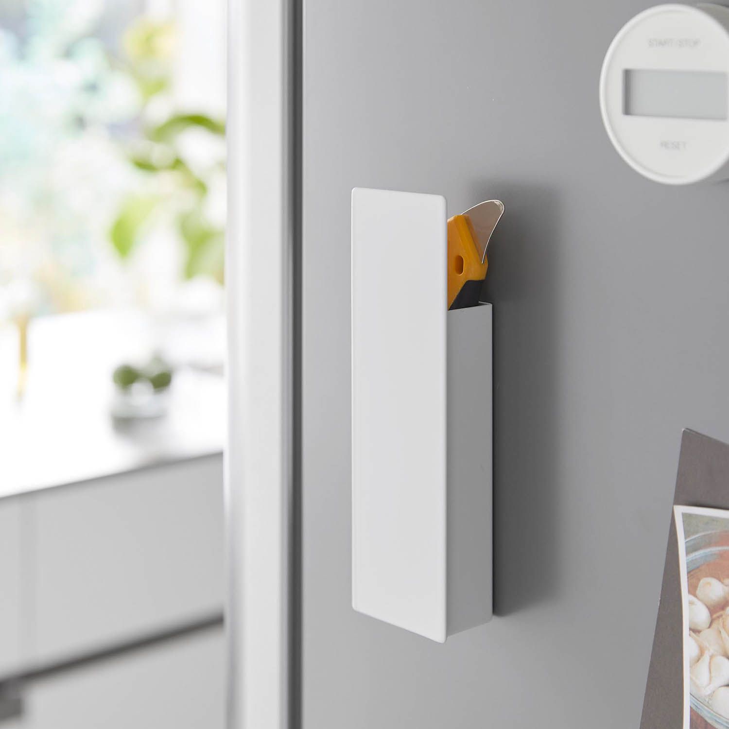 【タワー/tower】隠せるマグネットカッターホルダー 【タワー/tower】隠せるマグネットカッターホルダー