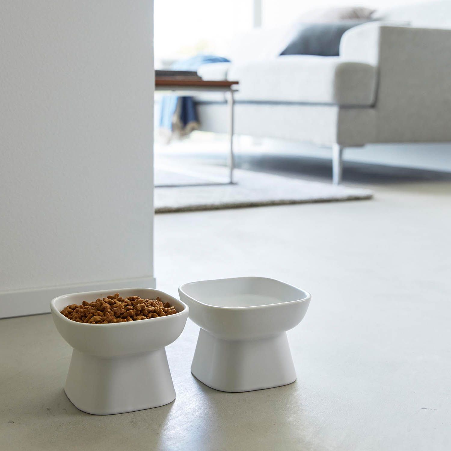 食べやすい高さ陶器ペットフードボウル<レギュラー/斜めトール>(タワー/tower) 食べやすい高さ陶器ペットフードボウル<レギュラー/斜めトール>(タワー/tower)