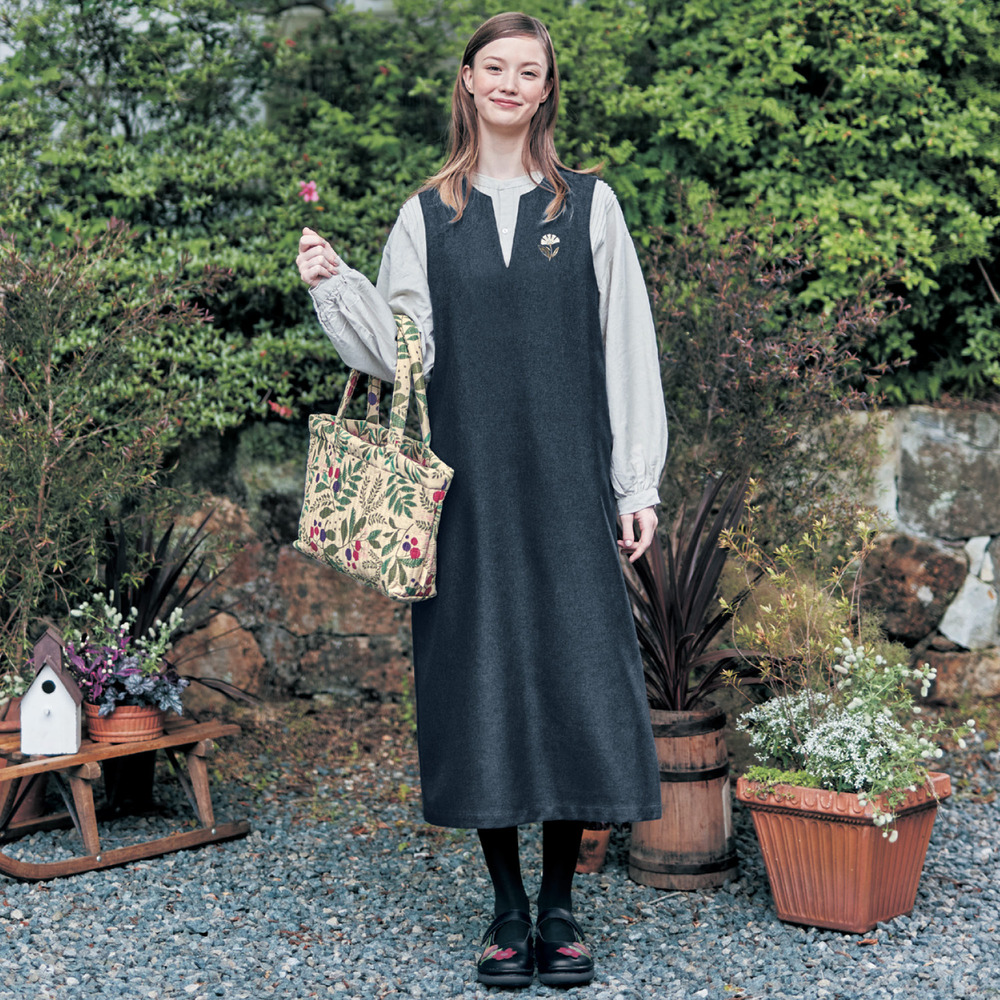 【ミニラボ/mini labo】着回しの幅が広がるツイル素材のノースリーブワンピース/インドの花 「ミニラボ」