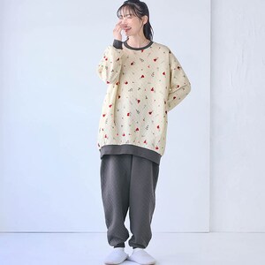モデル身長164cm／Ｍ ※写真は撮影用のためトップス身丈+3cm、ボトム股下+4cmになります。
