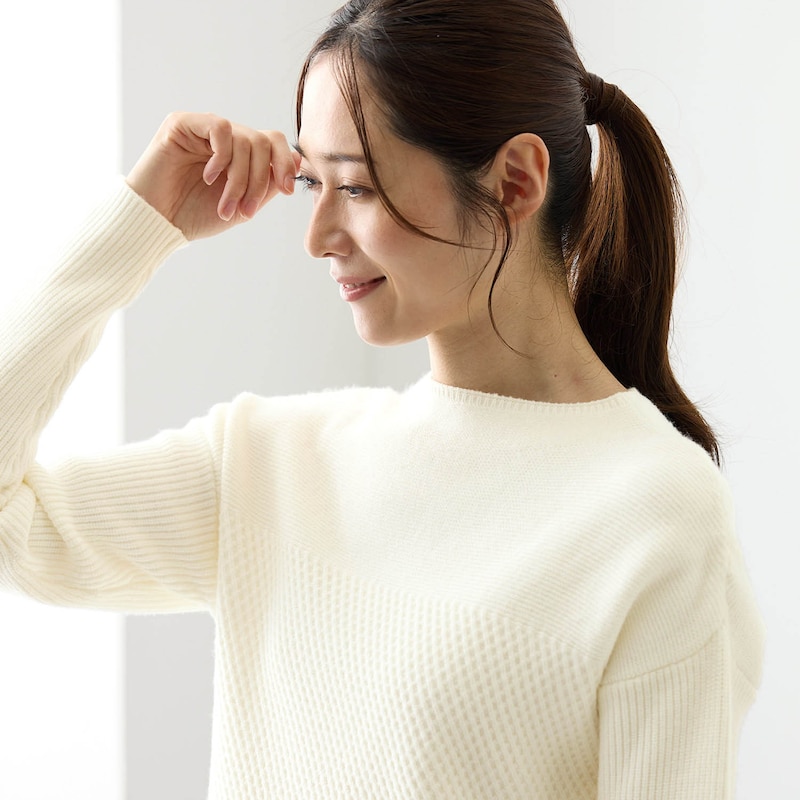 シンプルながら格子柄の変わり編みデザイン