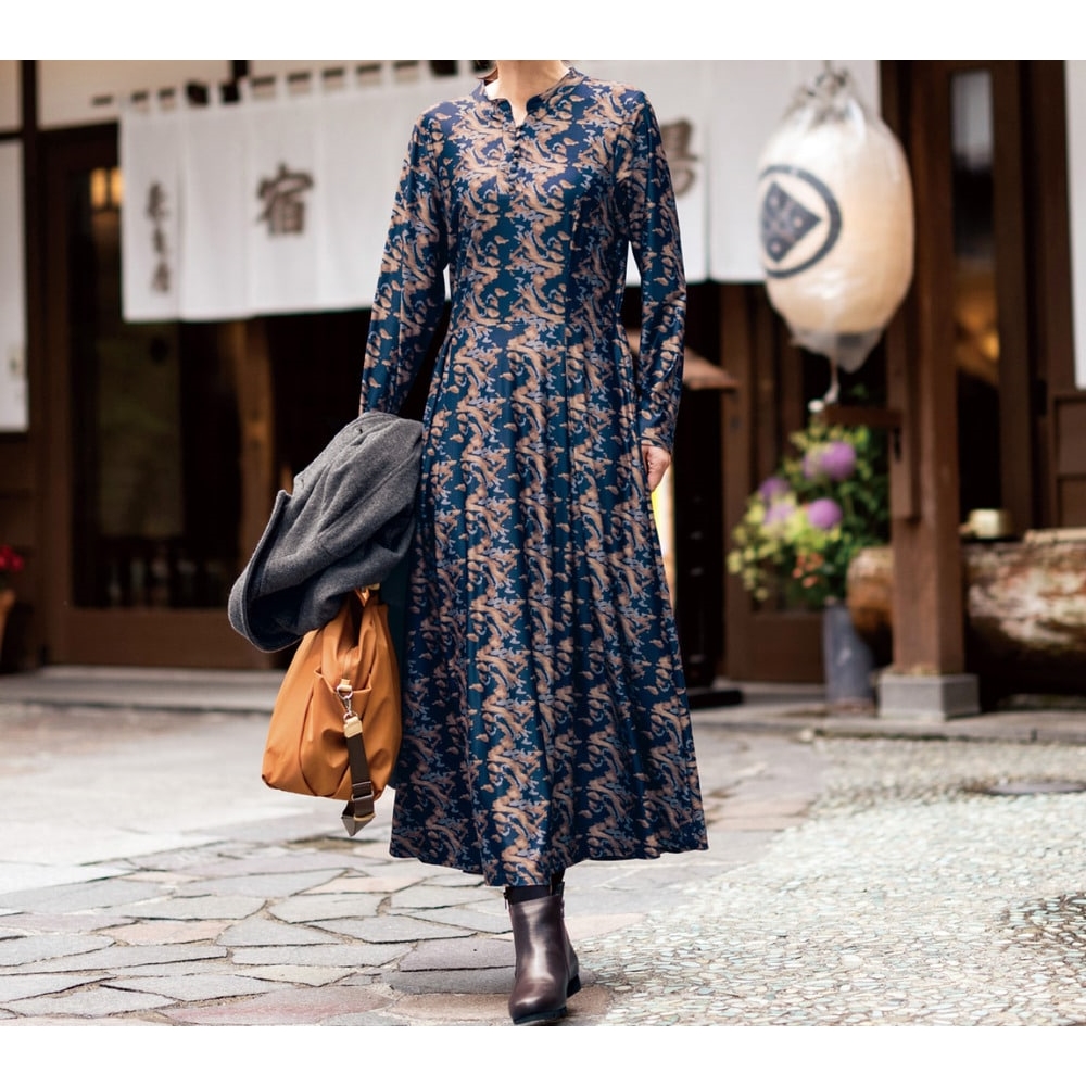 【花笑むとき/hana emu toki】ストレッチジャージー総柄ワンピース