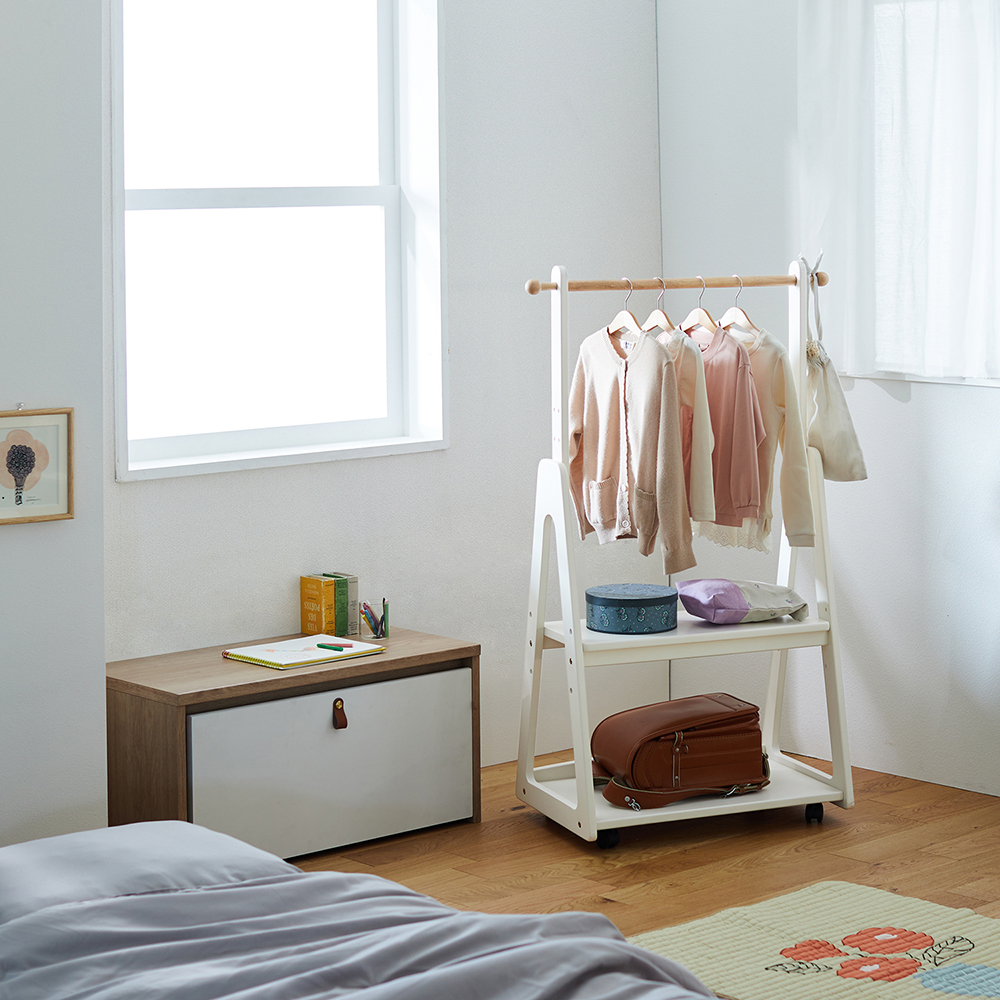 【BELLE MAISON DAYS】3段階で高さが調節できる角にまるみをつけたハンガーラック 【BELLE MAISON DAYS】3段階で高さが調節できる角にまるみをつけたハンガーラック