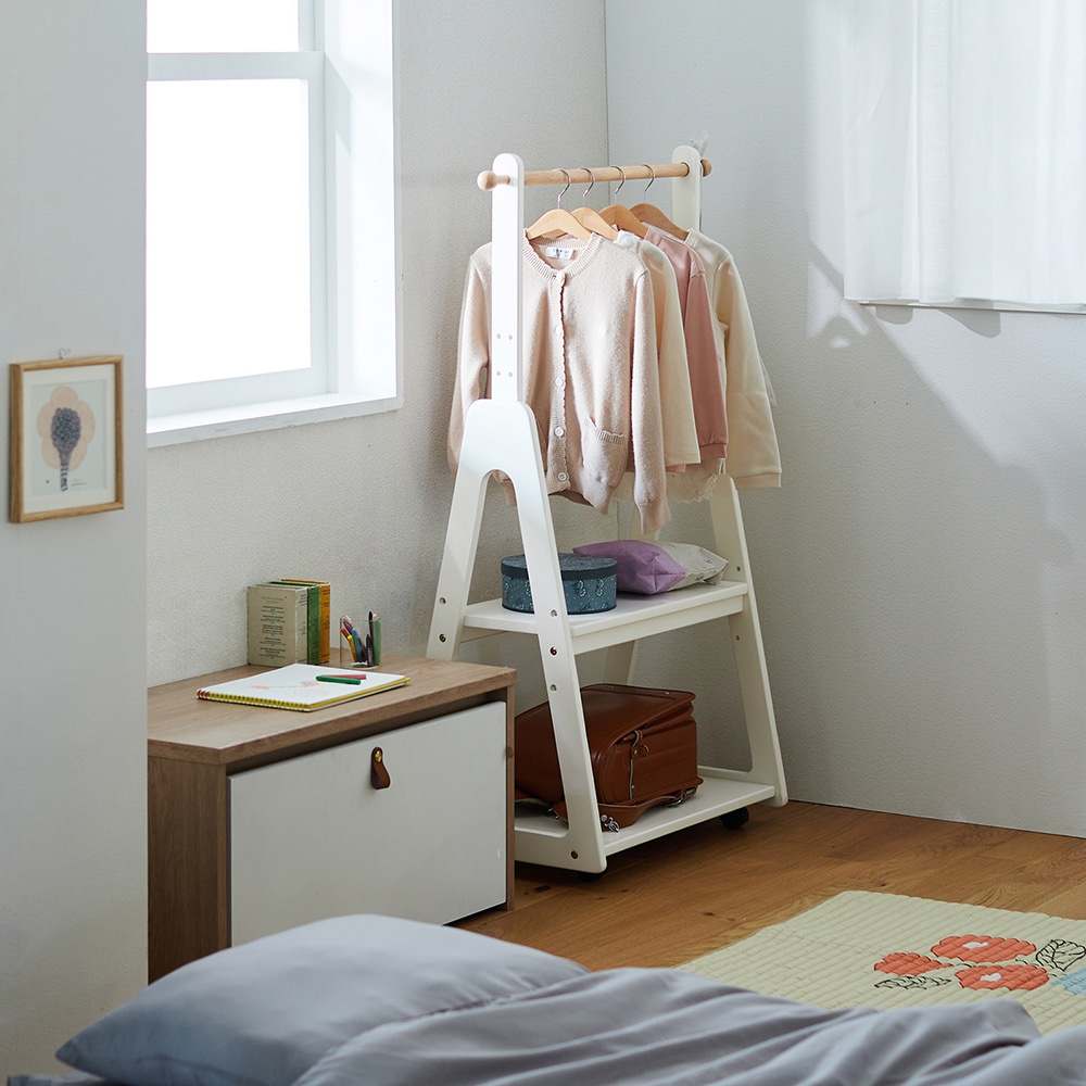 ホワイト×ナチュラル：子ども部屋に