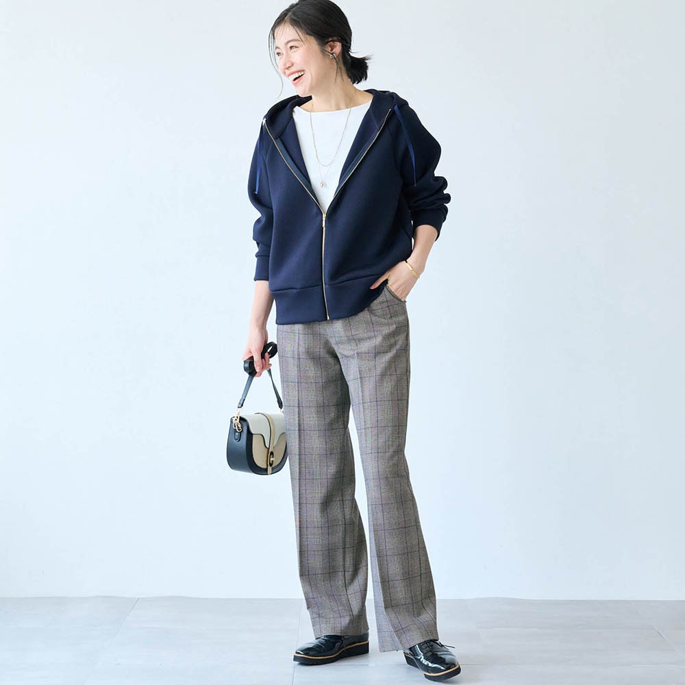 モデル身長168cm／M・股下70cm　※写真は撮影用のため股下+6cmになります。