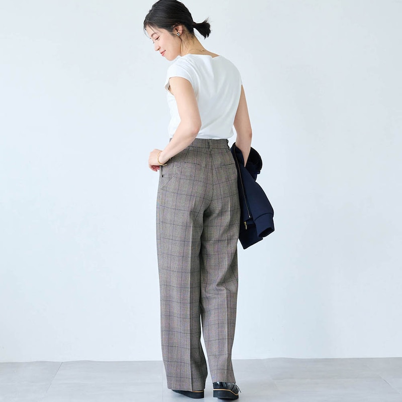 モデル身長168cm／M・股下70cm　※写真は撮影用のため股下+6cmになります。