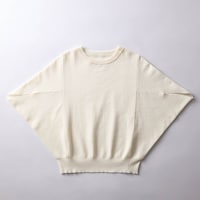二の腕から背中までしっかり体型カバーできるボリュームたっぷりのシルエット