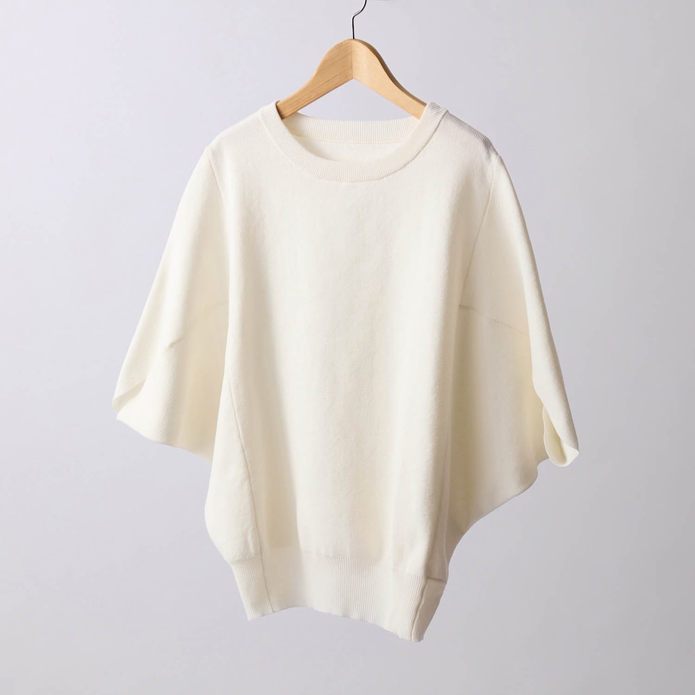 ニットなのにハンガー干しできて型崩れしにくい