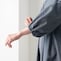 袖口ゴム仕様でたくし上げもラク