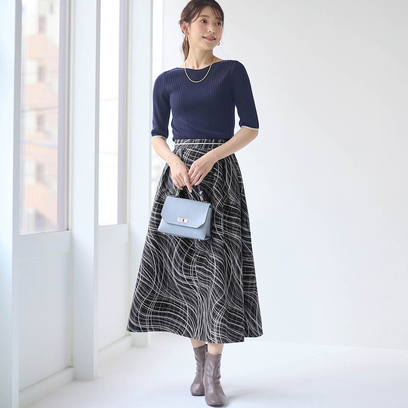 モデル身長170cm／M　※写真は撮影用のため総丈+8cmになります。