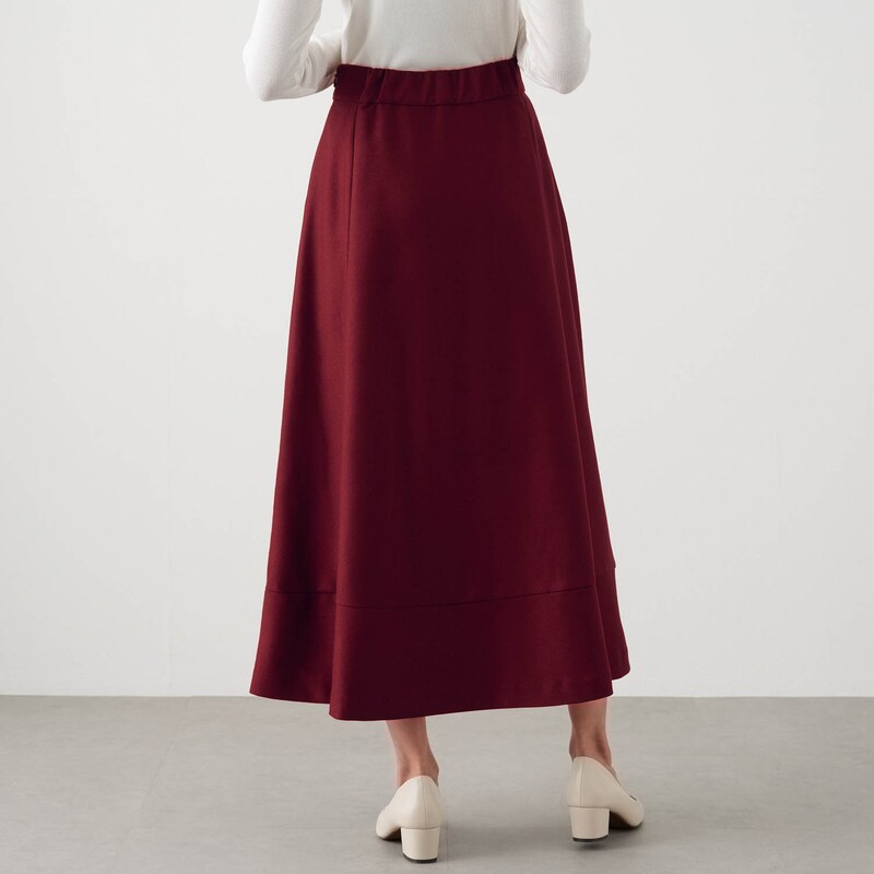 モデル身長167cm／M　※写真は撮影用のため総丈+8cmになります。