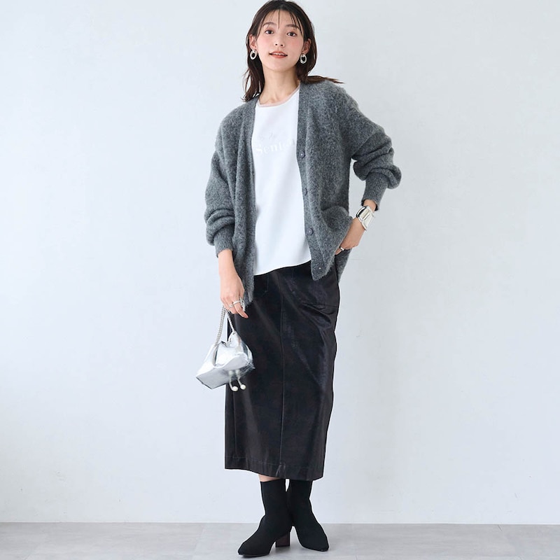 モデル身長170cm／M ※写真は撮影用のため総丈+8cmになります。