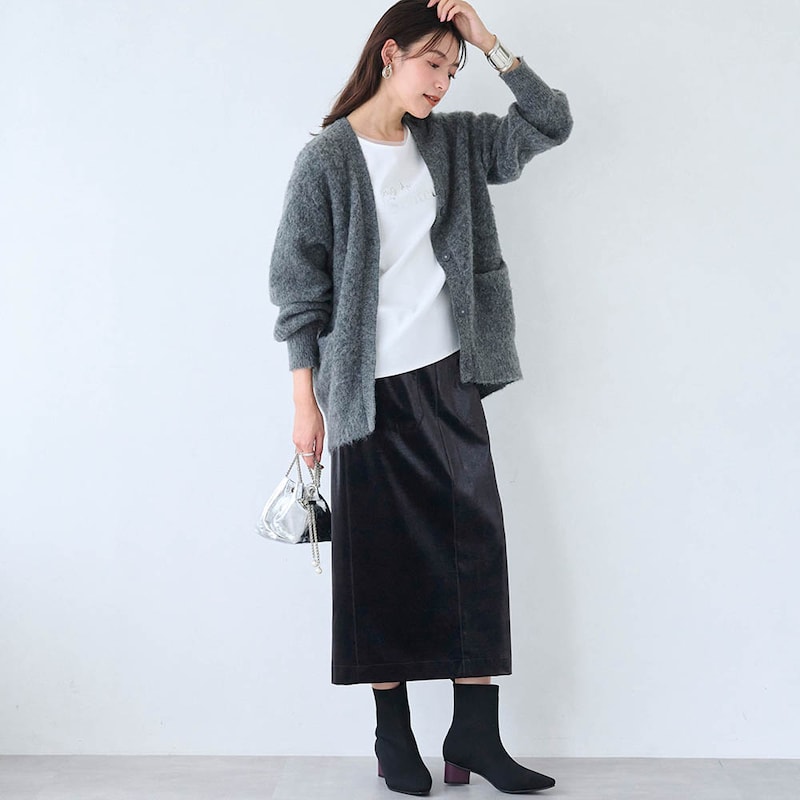 モデル身長170cm／M ※写真は撮影用のため総丈+8cmになります。