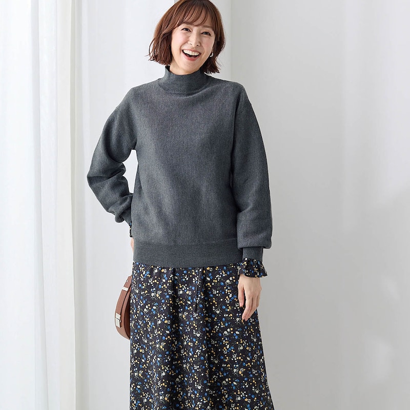 モデル身長169cm／M ※トップスのみ着用