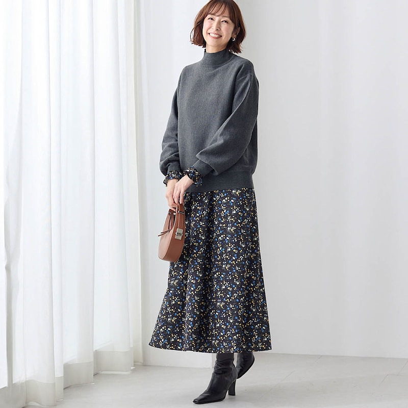 モデル身長169cm／M ※トップスのみ着用