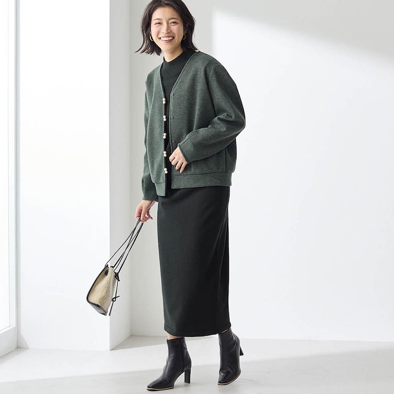 モデル身長168cm／M ※写真は撮影用のため身丈+8cmになります。ニットワンピースのみ着用