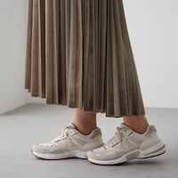 前後差丈でふくらはぎを隠しつつ、足首は見せてすっきり