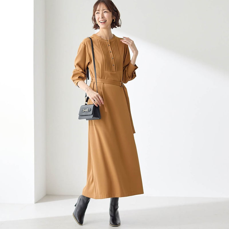 モデル身長169cm／M ※写真は撮影用のため着丈+10cmになります。