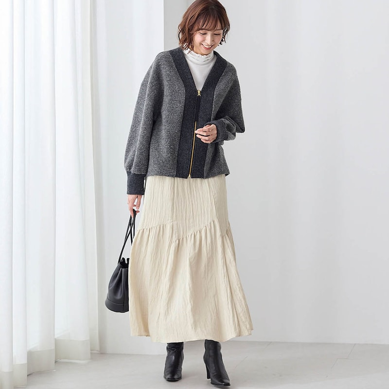 モデル身長169cm／M ※写真は撮影用のため総丈+8cmになります。