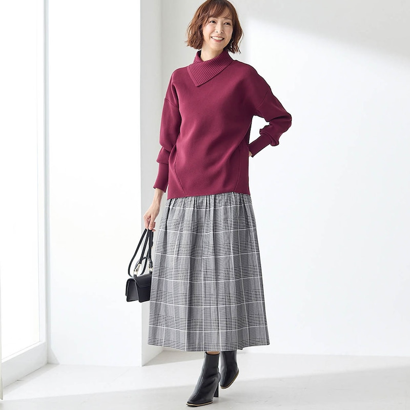 モデル身長169cm／M ※写真は撮影用のため総丈+7cmになります。