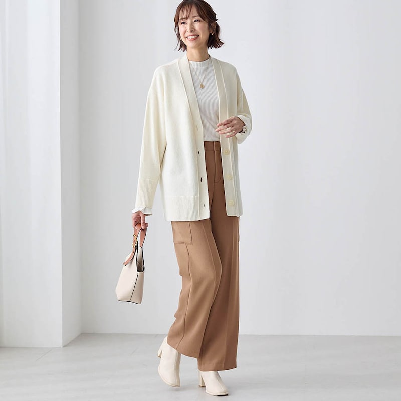 モデル身長169cm／M ※写真は撮影用のため股下+6cmになります。