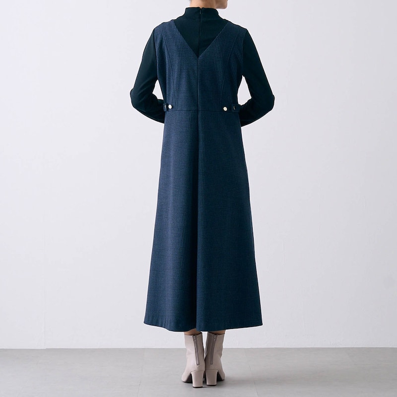 モデル身長168cm／M ※写真は撮影用のため着丈+9cmになります。